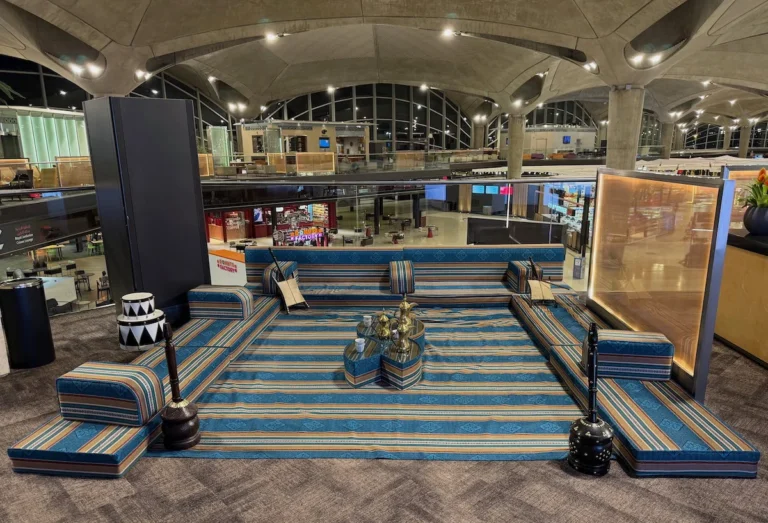 A Mixed Bag at the Hub: An In-Depth Analysis of the Royal Jordanian Crown Lounge